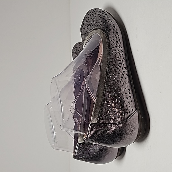 Vionic Metallic Flats - Picture 6 of 14